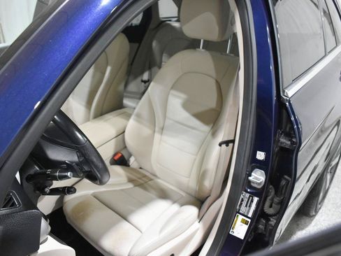 Used 2019 Mercedes-Benz GLC 300 4MATIC image 15