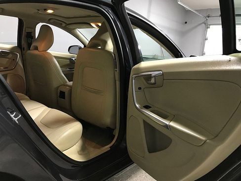 Used 2015 Volvo S60 T5 Premier image 15