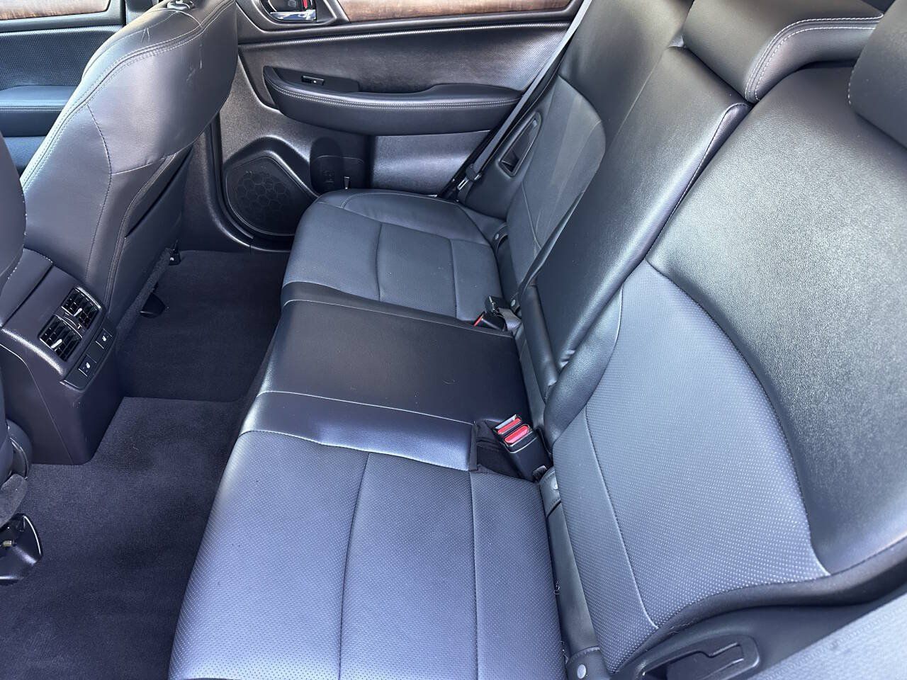 Used 2017 Subaru Outback 2.5i Limited AWD/4WD image 15