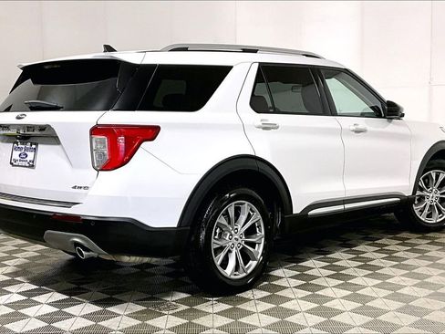 Used 2023 Ford Explorer Limited image 12