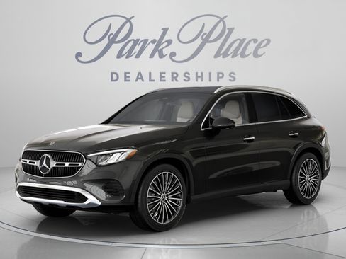 Used 2026 Mercedes-Benz GLC 300 4MATIC image 2