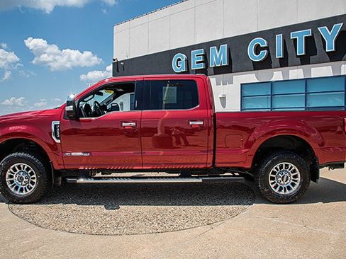 Used 2022 Ford F250 Lariat w/ Lariat Ultimate Package AWD/4WD image 2