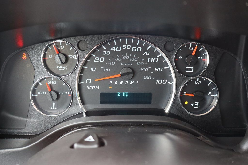 New 2025 Chevrolet Express 3500 w/ Chrome Appearance Package RWD image 30