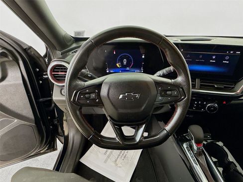 Used 2024 Chevrolet Trax RS w/ Driver Confidence Package image 11