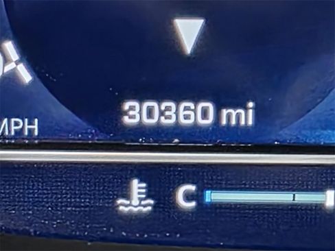 Used 2024 Chevrolet Suburban RST image 42