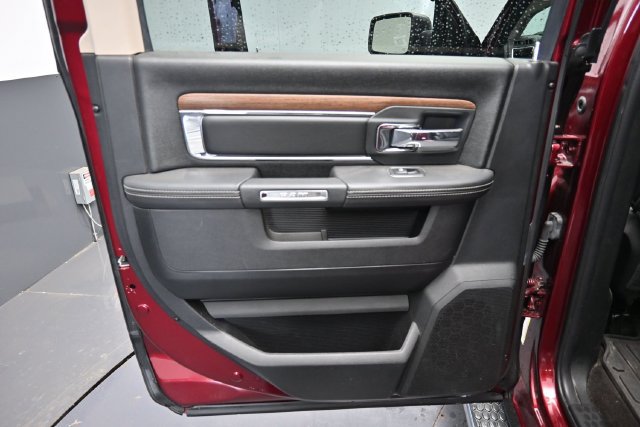 Used 2018 RAM 1500 Laramie w/ Convenience Group AWD/4WD image 33