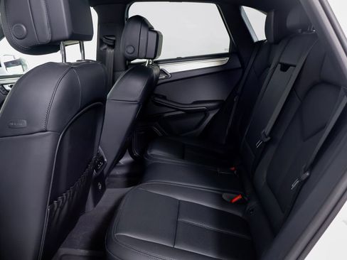 Certified 2026 Porsche Macan AWD/4WD image 7