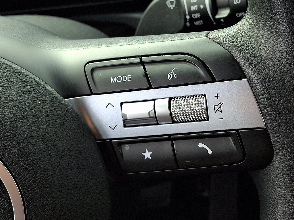 Used 2025 Hyundai Tucson SE FWD image 21
