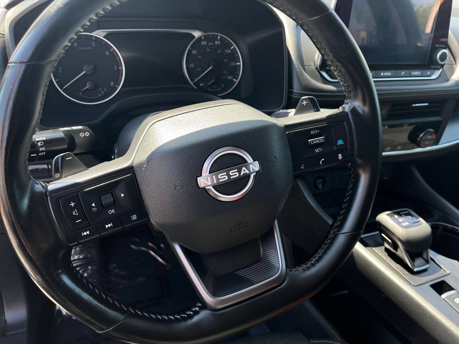 Used 2025 Nissan Rogue SV FWD image 29