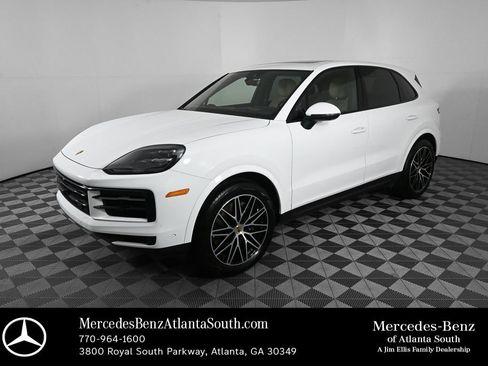 Used 2025 Porsche Cayenne AWD/4WD image 1