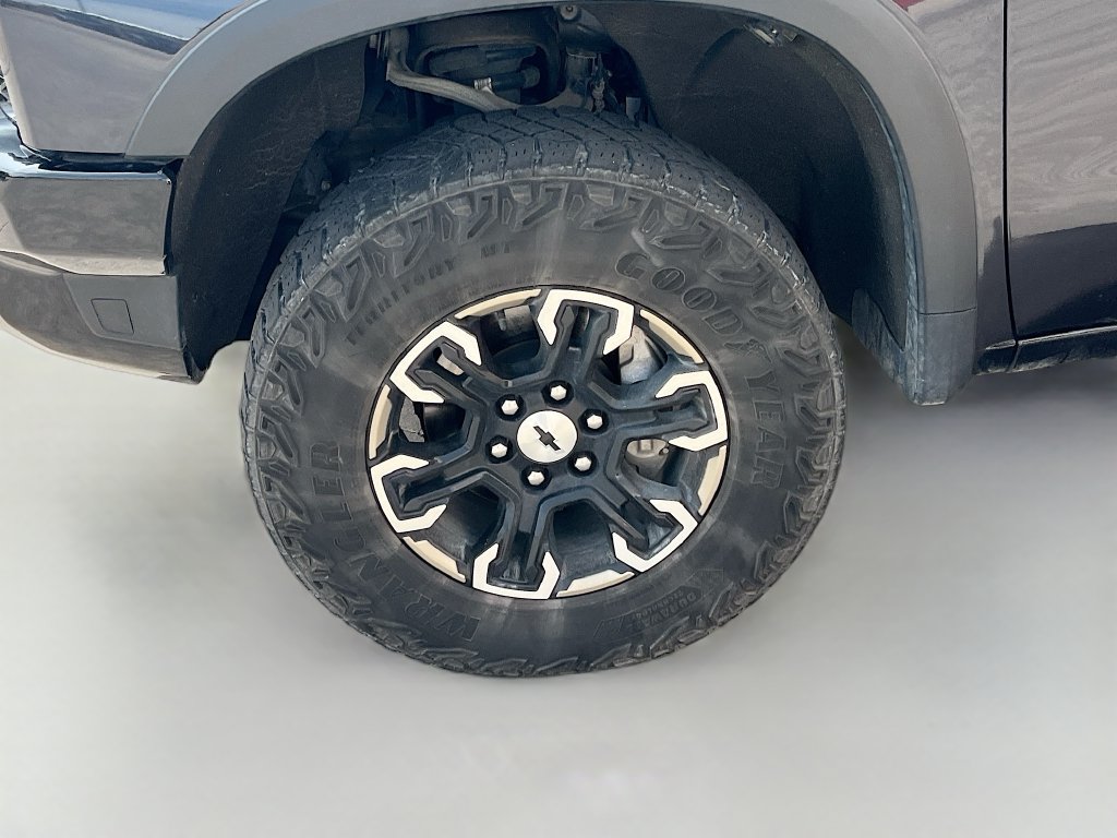 Used 2023 Chevrolet Silverado 1500 ZR2 w/ Technology Package AWD/4WD image 33