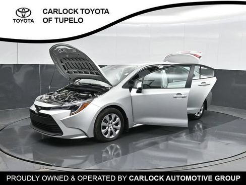 Used 2025 Toyota Corolla LE FWD image 60