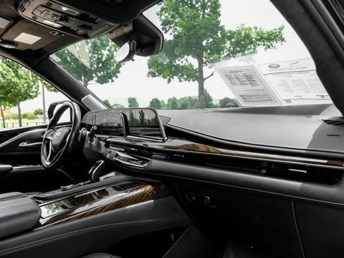 Used 2024 Cadillac Escalade Sport Platinum w/ LPO, ONYX Package AWD/4WD image 14