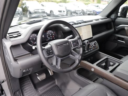 Certified 2024 Land Rover Defender 110 X AWD/4WD image 20