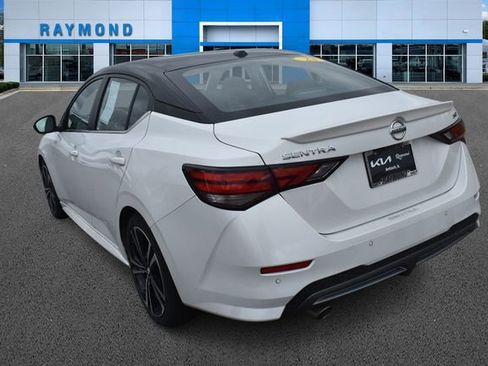 Used 2023 Nissan Sentra SR w/ SR Premium Package FWD image 5