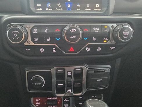 Used 2022 Jeep Gladiator Rubicon w/ LED Lighting Group AWD/4WD image 24