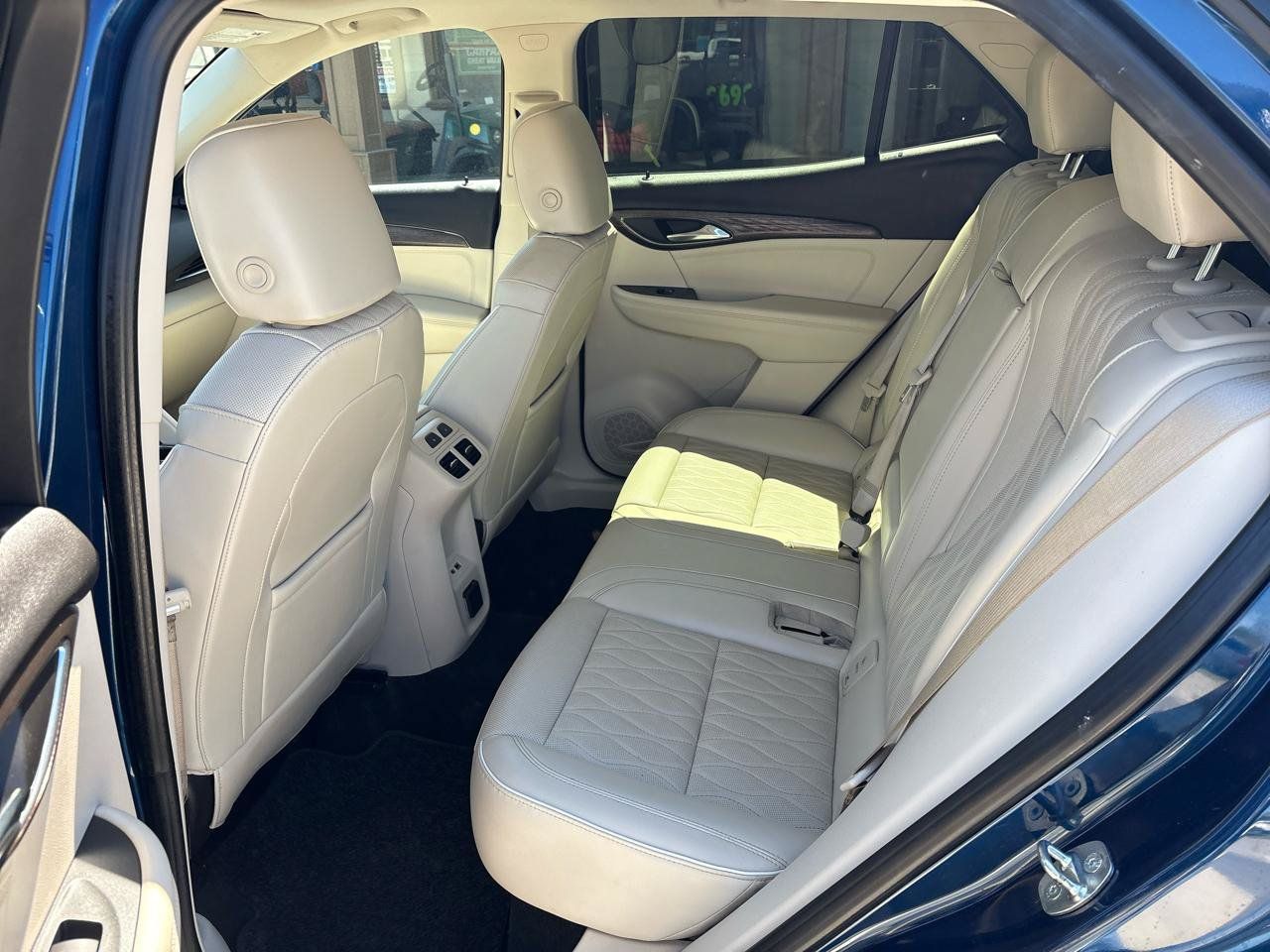 Used 2023 Buick Envision Avenir FWD image 18