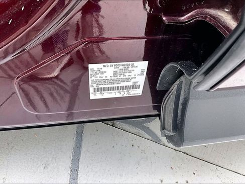 Used 2019 Ford Edge Titanium image 18