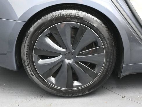Used 2022 Tesla Model S AWD/4WD image 32