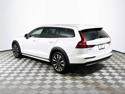 New 2026 Volvo V60 B5 Cross Country Ultra w/ Climate Package image 5