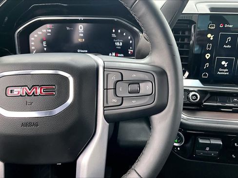 Used 2025 GMC Sierra 1500 SLT AWD/4WD image 25