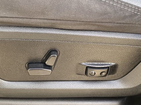 Used 2024 RAM 3500 Big Horn image 19