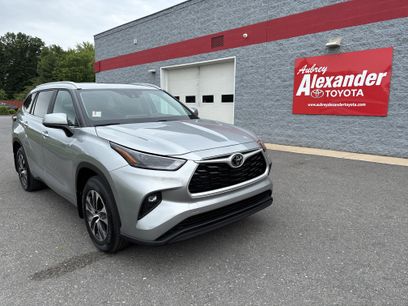 Used 2024 Toyota Highlander XLE