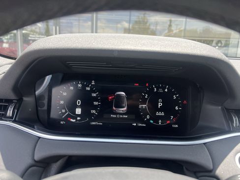 Certified 2022 Land Rover Range Rover Evoque SE image 21