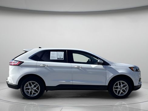 Certified 2022 Ford Edge SEL image 2