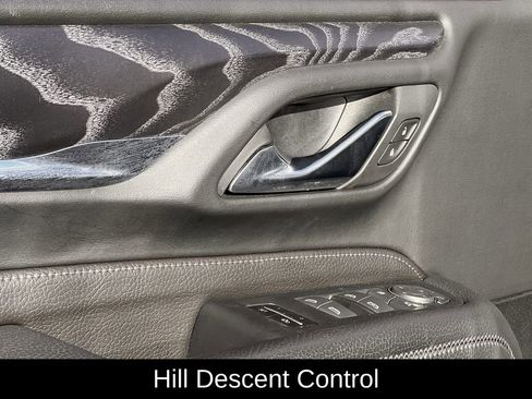 Used 2024 GMC Yukon Denali image 28