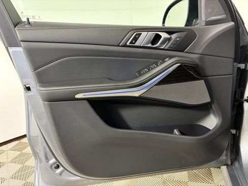 Used 2025 BMW X5 xDrive40i w/ M Sport Package AWD/4WD image 10