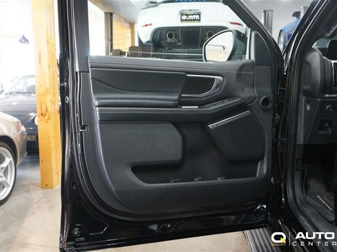 Used 2025 Ford Expedition Max Platinum w/ Stealth Performance Package AWD/4WD image 10