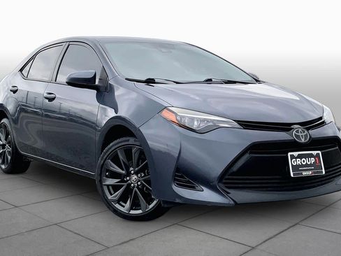 Used 2018 Toyota Corolla LE FWD image 3
