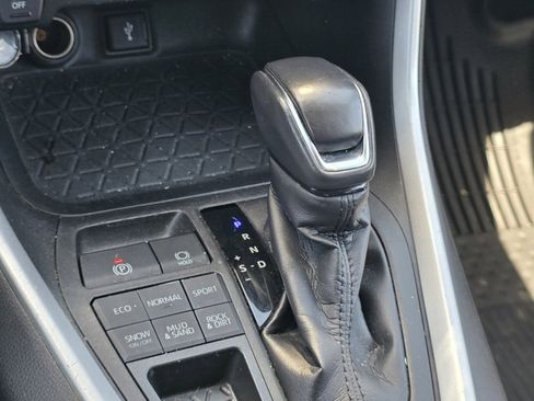 Certified 2021 Toyota RAV4 XLE Premium AWD/4WD image 28