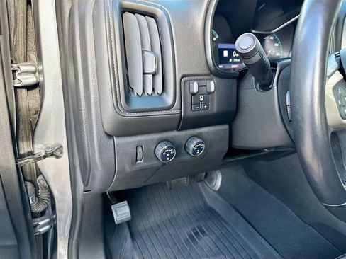 Used 2022 GMC Canyon Denali image 10