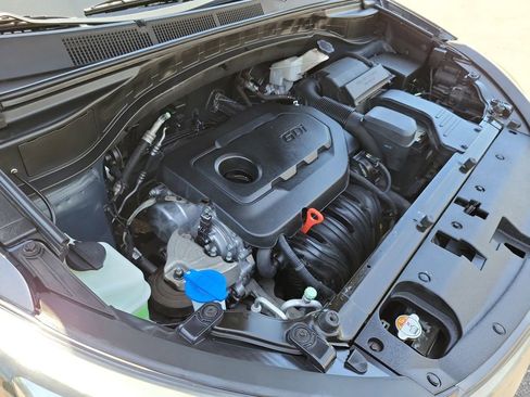 Used 2017 Hyundai Santa Fe Sport FWD image 35