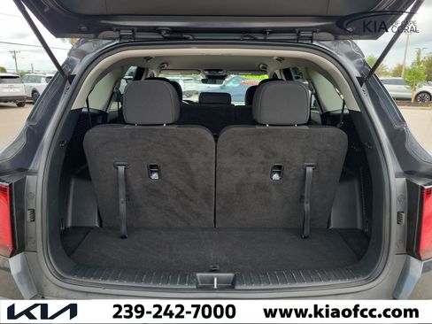 Certified 2023 Kia Sorento LX FWD image 10