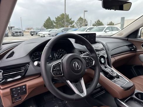 Used 2025 Acura RDX SH-AWD w/ Advance Package image 16