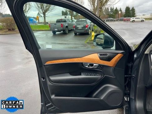 Used 2021 Volvo XC90 T6 Momentum w/ Advanced Package image 17