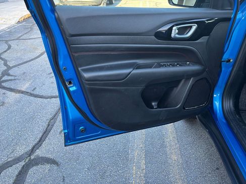 Used 2025 Jeep Compass Trailhawk image 20