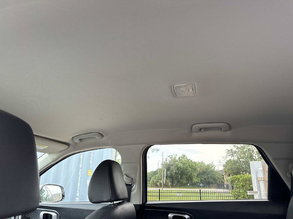Used 2024 Kia Sorento S FWD image 16