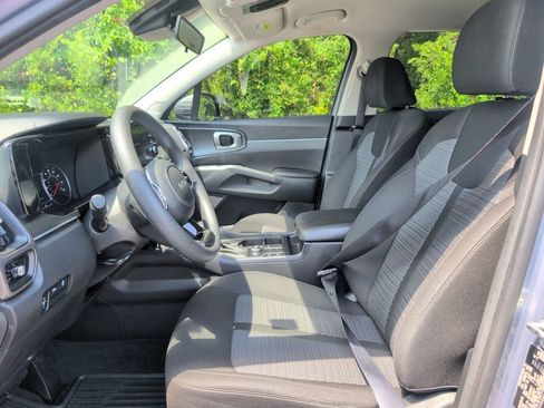 Used 2023 Kia Sorento LX FWD image 14