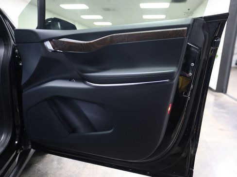 Used 2020 Tesla Model X Long Range image 31