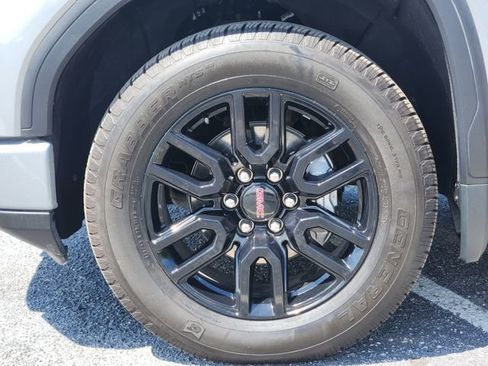 Used 2024 GMC Sierra 1500 Elevation image 11