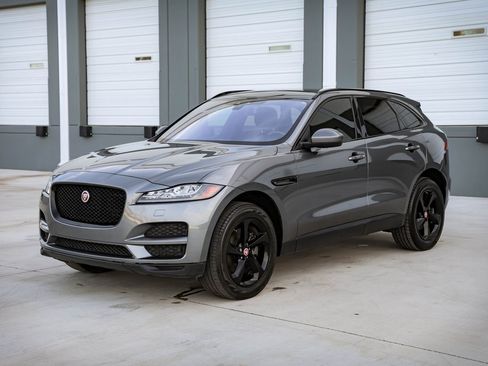 Used 2017 Jaguar F-PACE Prestige image 4