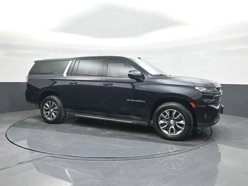 Used 2021 Chevrolet Suburban LT w/ Rear Media and Nav Package image 11