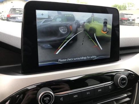 Used 2021 Ford Escape SE image 13