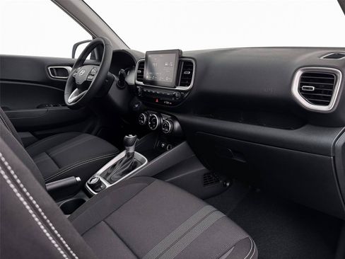 New 2026 Hyundai Venue SEL FWD image 15