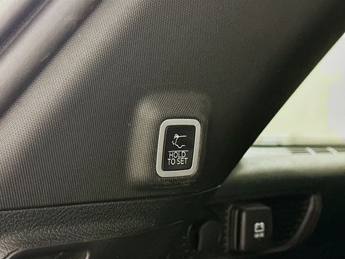 Used 2023 Jeep Grand Cherokee Altitude image 31