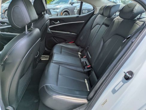 Used 2025 Genesis G70 2.5T RWD image 13